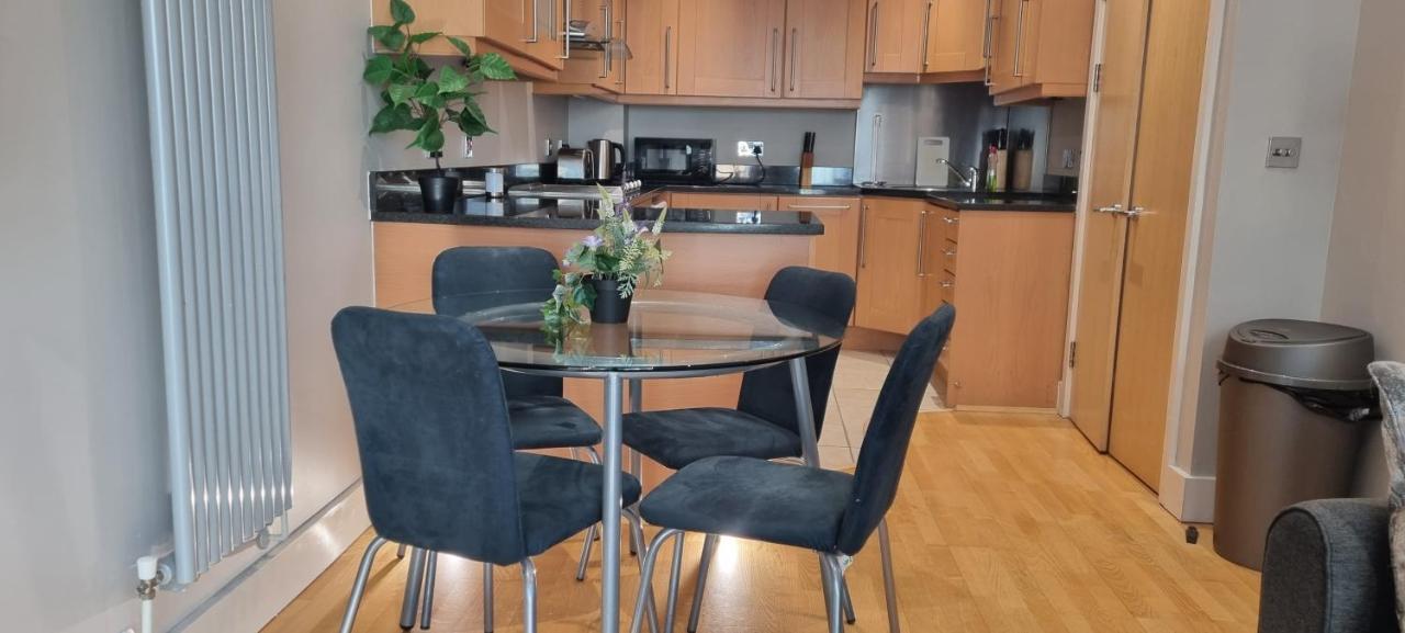 לונדון Luxury Waterside Apartment Canary Wharf מראה חיצוני תמונה